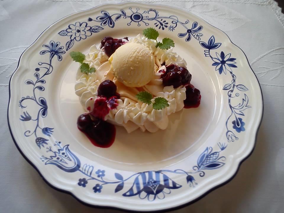 Dwor Chotynia酒店 外观 照片